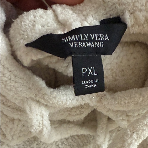 Simply Vera Vera Wang Cream Hooded Sweater 🐯 - Picture 2 of 8